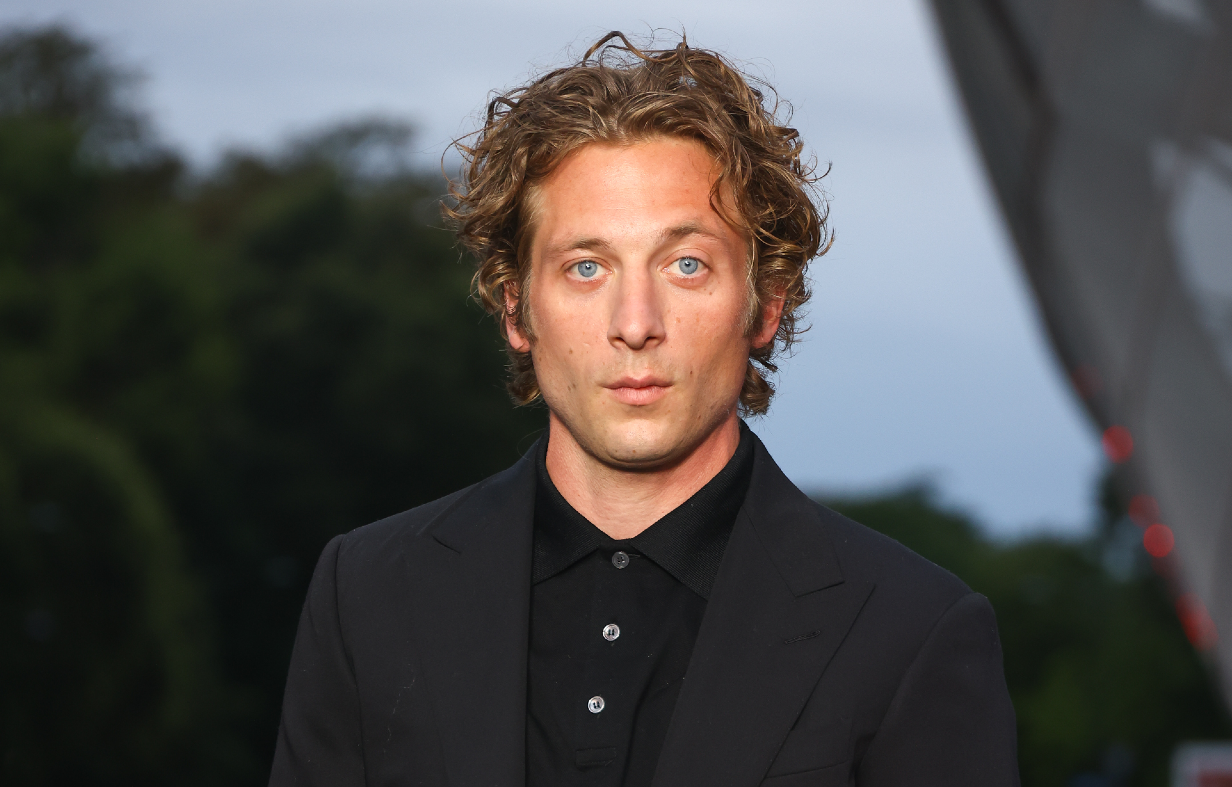 Jeremy Allen White au Prélude des Jeux Olympiques de Paris, le 25 juillet 2024 à Paris. © Marc Piasecki/WireImage. enigma variations andré aciman