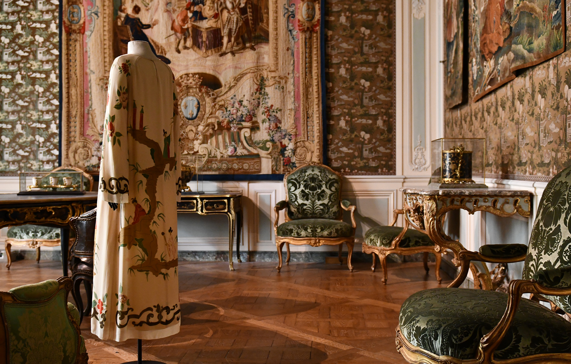 louvre couture exposition