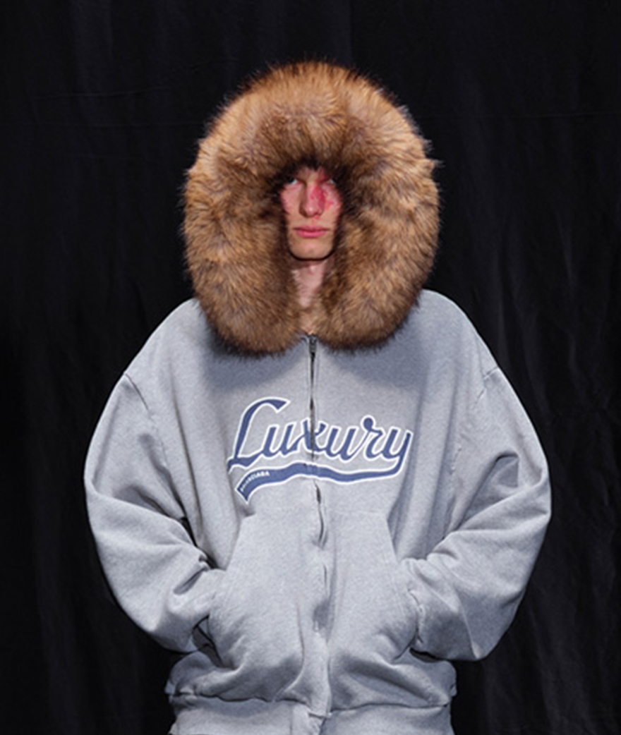 Hoodie luxury défilé Balenciaga automne-hiver 2025-2026