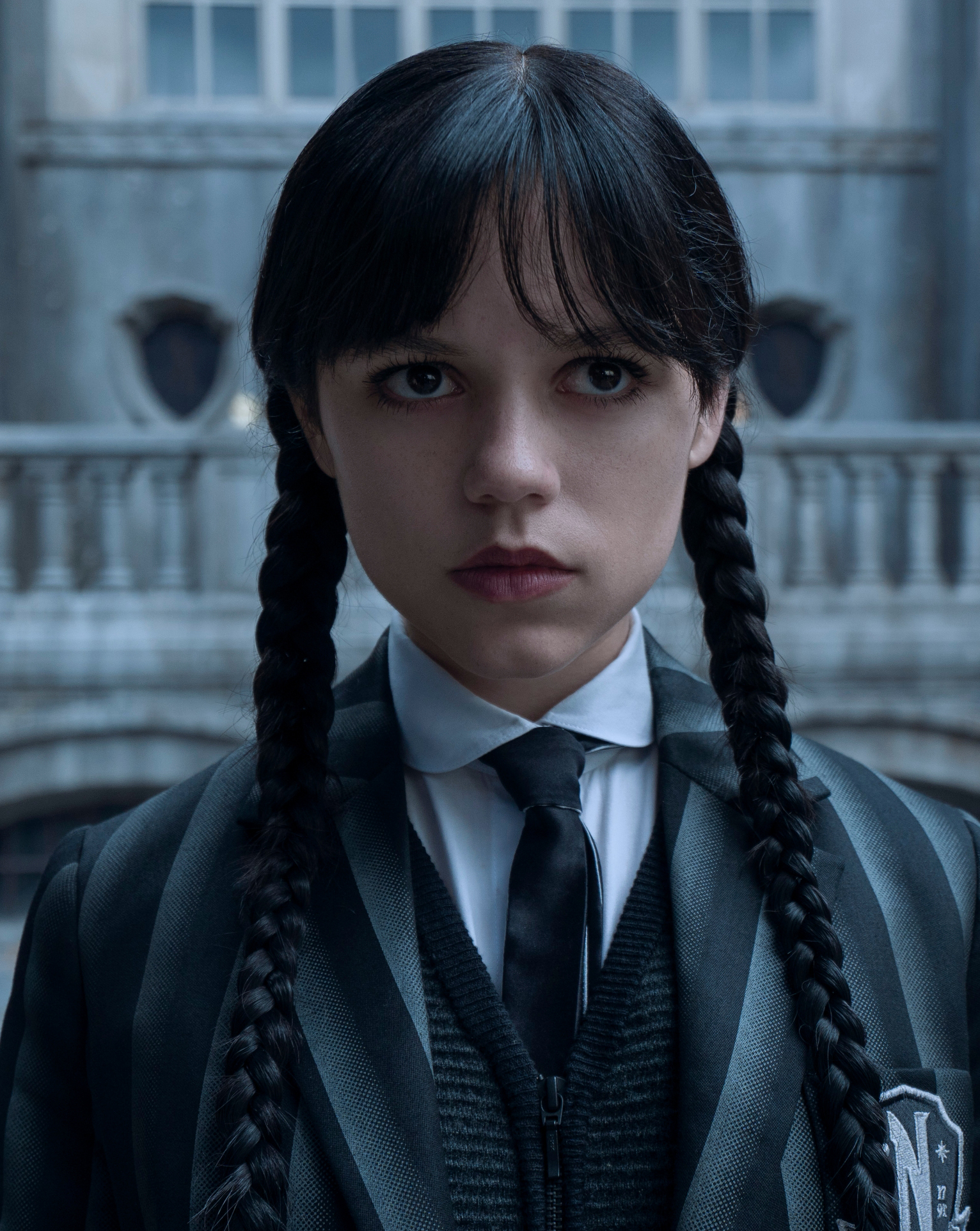 Photo de Jenna Ortega dans la saison 2 de la série Netflix Mercredi.