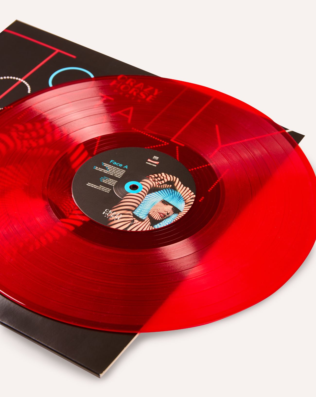 Le Crazy Horse dévoile son premier vinyle avec la chanteuse  Sevdaliza.