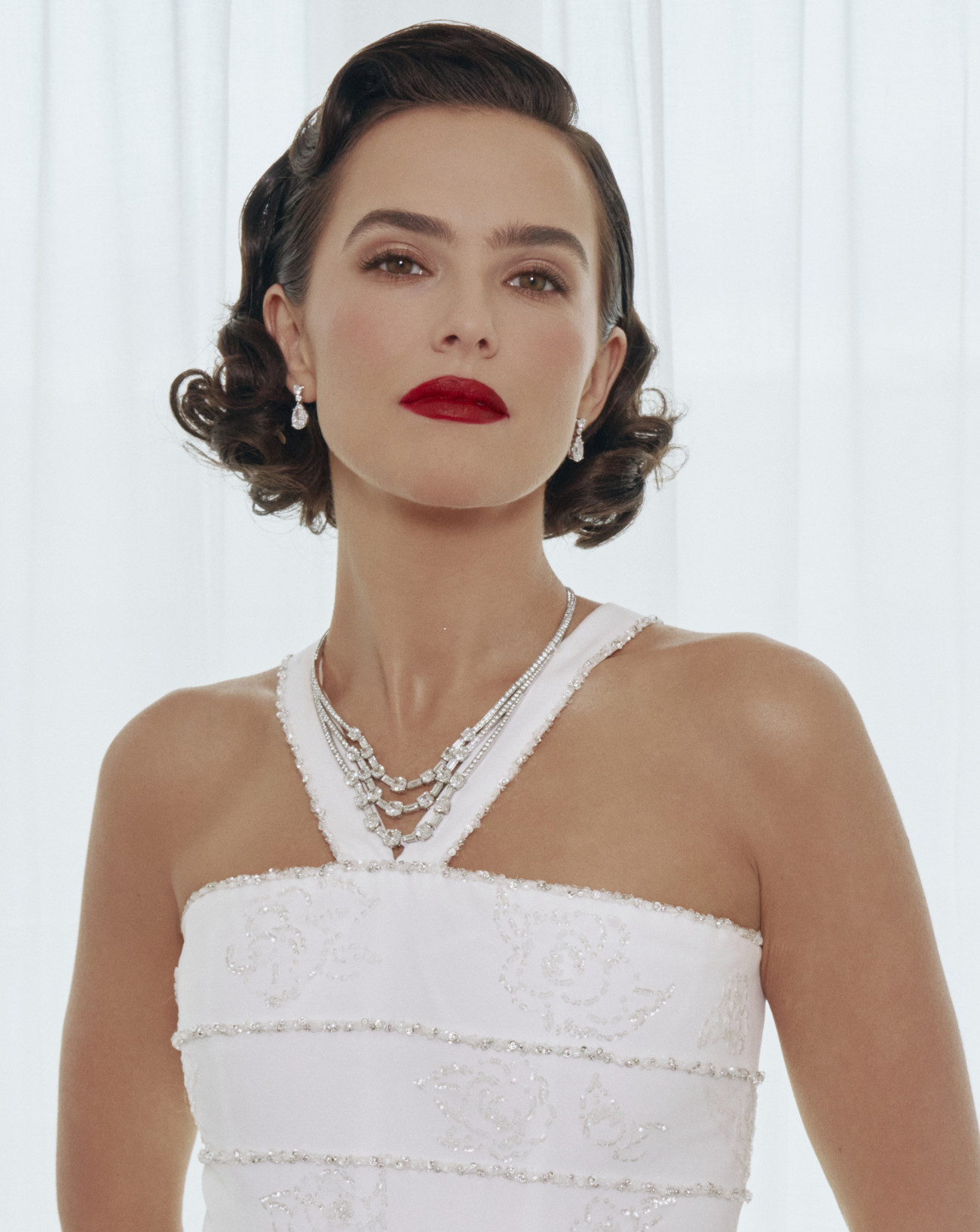 Zoey Deutch en Chanel au Festival de Cannes.